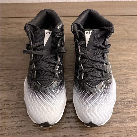 NIB [Under Armour] UA Spotlight Hammer Jr Black/White Football Cleats Youth 4.5 - Picture 4 of 12